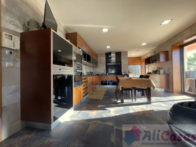 Moradia T3 para Venda em Nogueira da Regedoura Foto 6