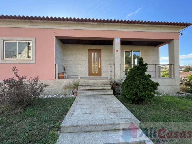 Moradia T3 para Venda em Nogueira da Regedoura Foto 53