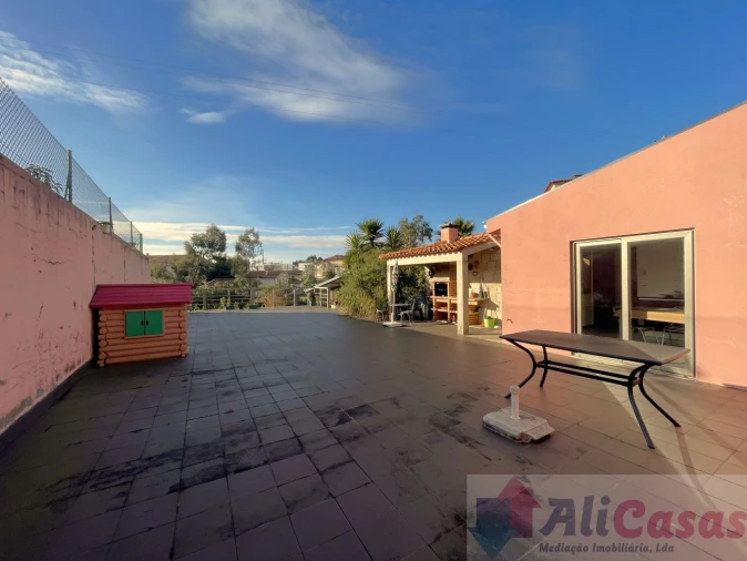 Moradia T3 para Venda em Nogueira da Regedoura Foto 41