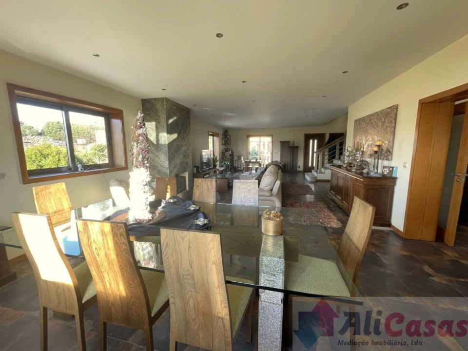 Moradia T3 para Venda em Nogueira da Regedoura Foto 5