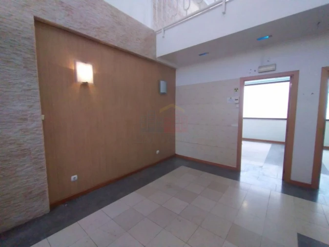 Loja para Venda em Alto do Seixalinho, Santo André e Verderena Foto 11