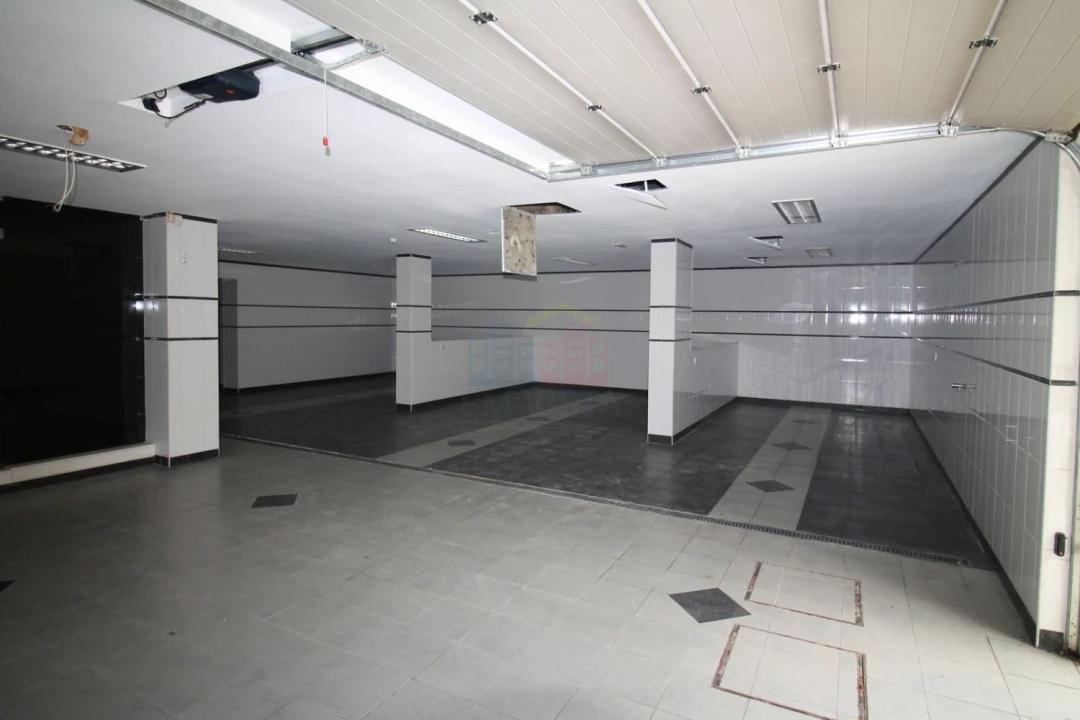 Moradia T6 para Venda em Queluz e Belas Foto 33