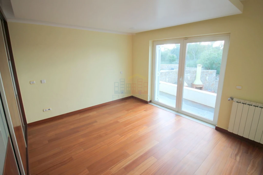 Moradia T6 para Venda em Queluz e Belas Foto 19