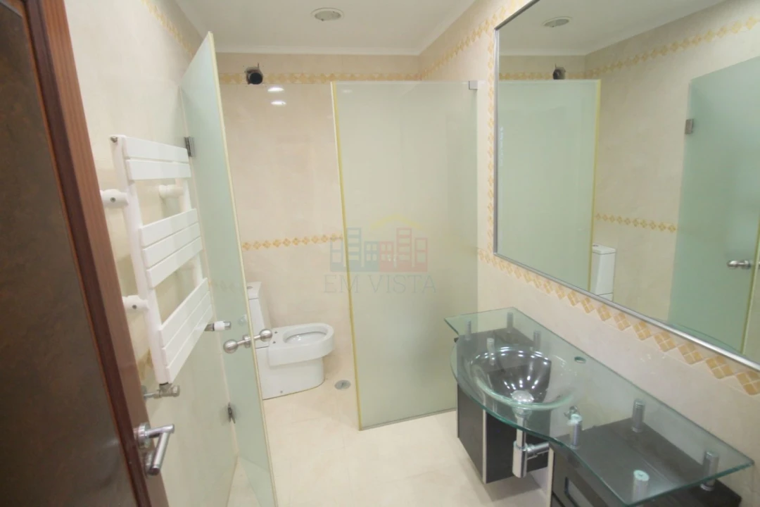 Moradia T6 para Venda em Queluz e Belas Foto 20