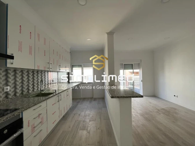 Apartamento T2 para Venda em Baixa da Banheira e Vale da Amoreira Foto 4