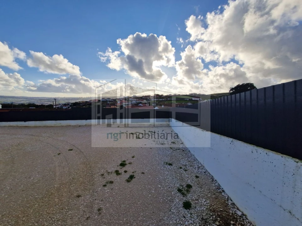 Terreno para Arrendamento em Santo Antão e São Julião do Tojal Foto 3