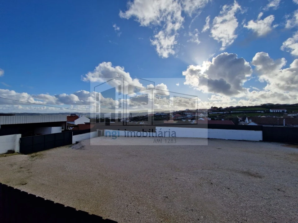 Terreno para Arrendamento em Santo Antão e São Julião do Tojal Foto 1