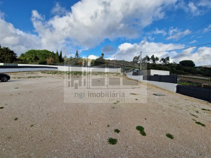 Terreno para Arrendamento em Santo Antão e São Julião do Tojal Foto 2