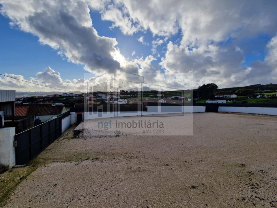 Terreno para Arrendamento em Santo Antão e São Julião do Tojal Foto 1