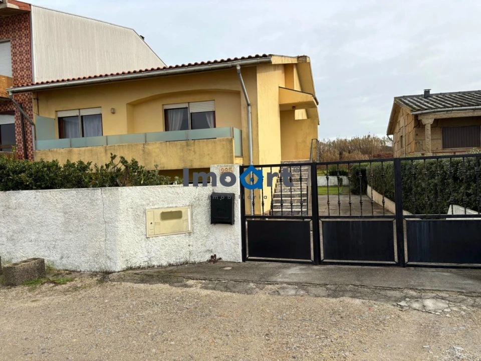 Moradia T5 para Venda em Vila Chã Foto 1