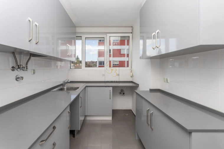 Apartamento T3 para Venda em Alvalade Foto 7