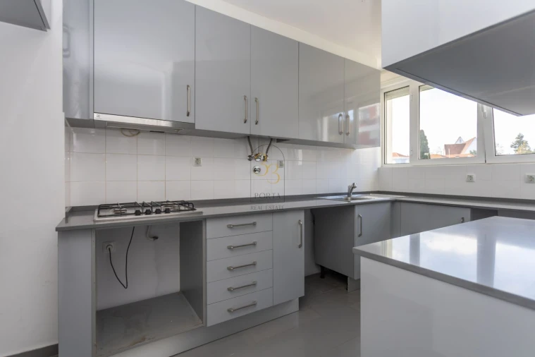 Apartamento T3 para Venda em Alvalade Foto 6