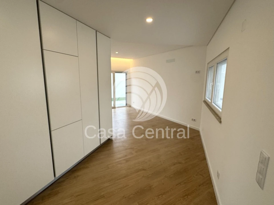 Moradia T3 para Venda em São Domingos de Rana Foto 17