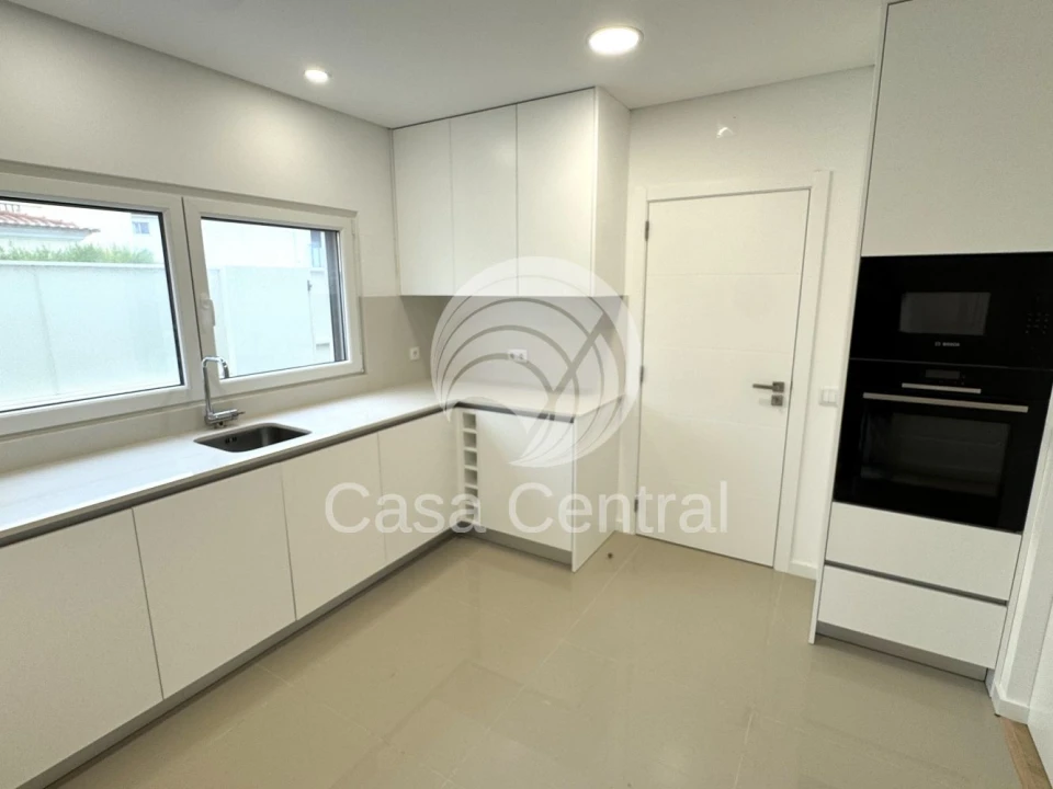 Moradia T3 para Venda em São Domingos de Rana Foto 12