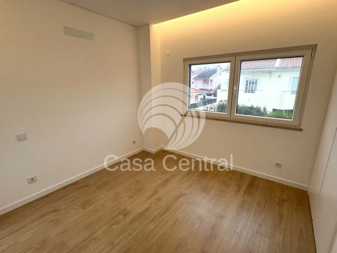 Moradia T3 para Venda em São Domingos de Rana Foto 44