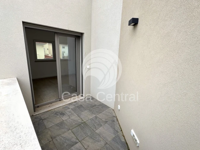 Moradia T3 para Venda em São Domingos de Rana Foto 48