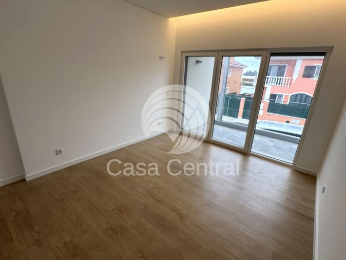 Moradia T3 para Venda em São Domingos de Rana Foto 38