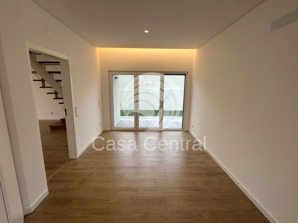 Moradia T3 para Venda em São Domingos de Rana Foto 18