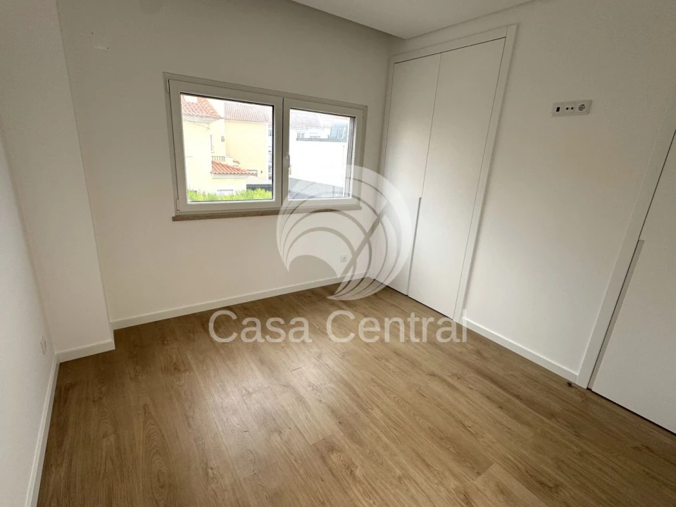 Moradia T3 para Venda em São Domingos de Rana Foto 49