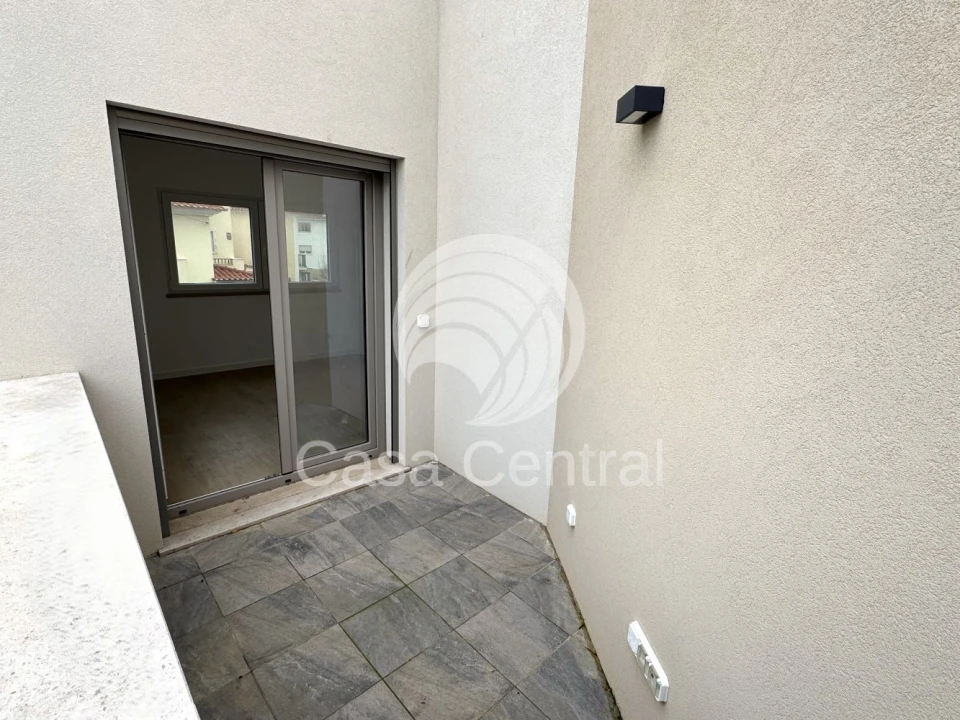 Moradia T3 para Venda em São Domingos de Rana Foto 48