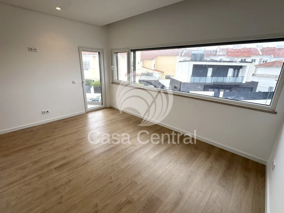 Moradia T3 para Venda em São Domingos de Rana Foto 28