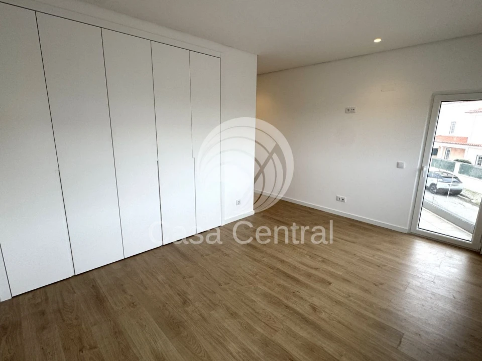 Moradia T3 para Venda em São Domingos de Rana Foto 27