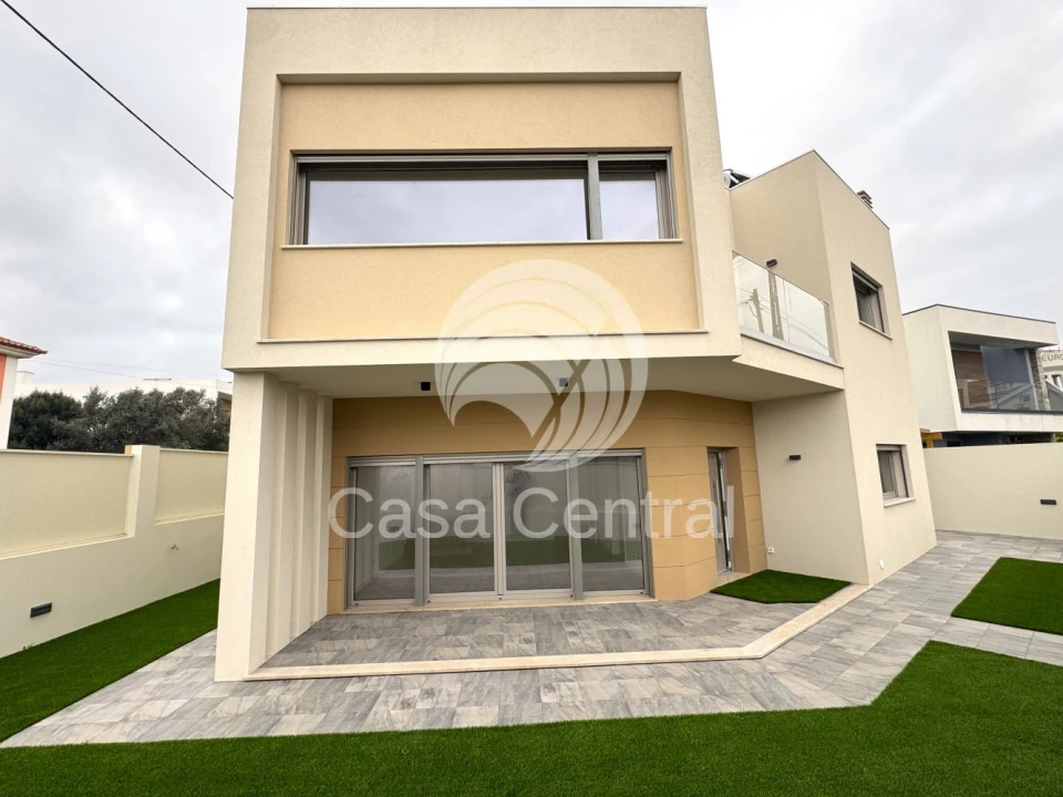 Moradia T3 para Venda em São Domingos de Rana Foto 2