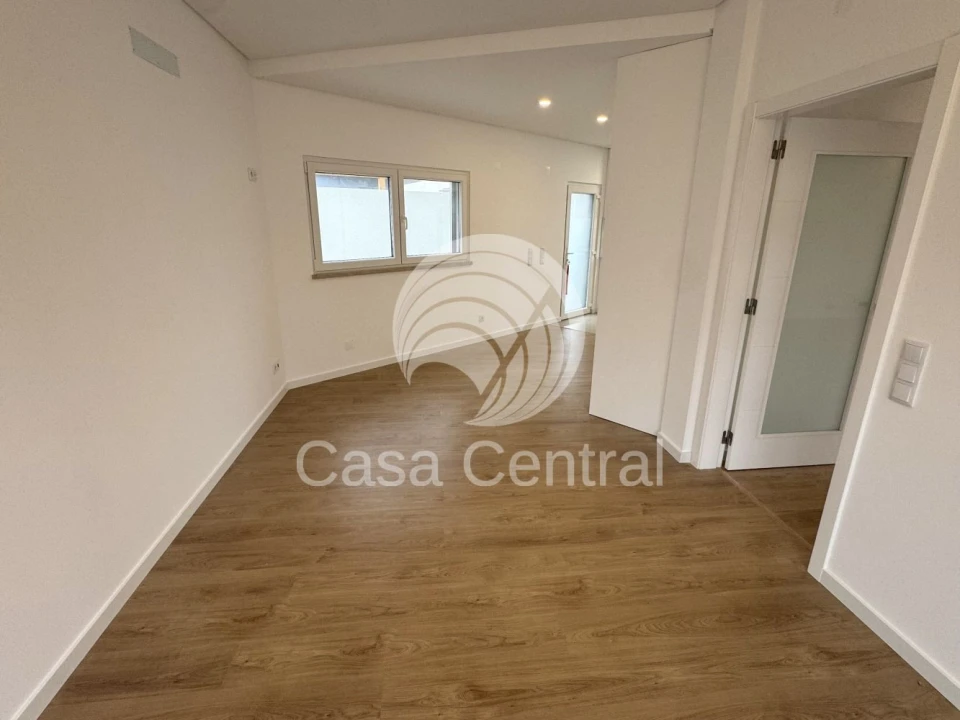 Moradia T3 para Venda em São Domingos de Rana Foto 19