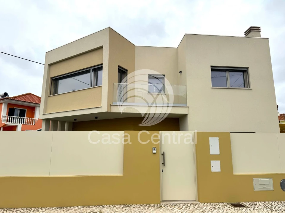 Moradia T3 para Venda em São Domingos de Rana Foto 1