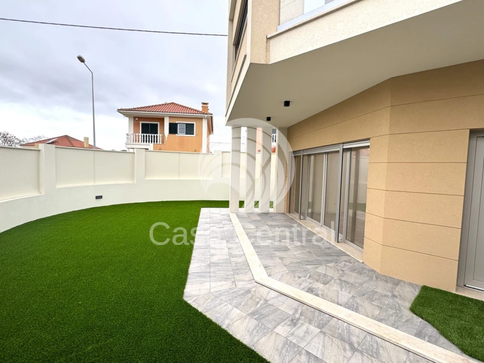 Moradia T3 para Venda em São Domingos de Rana Foto 9