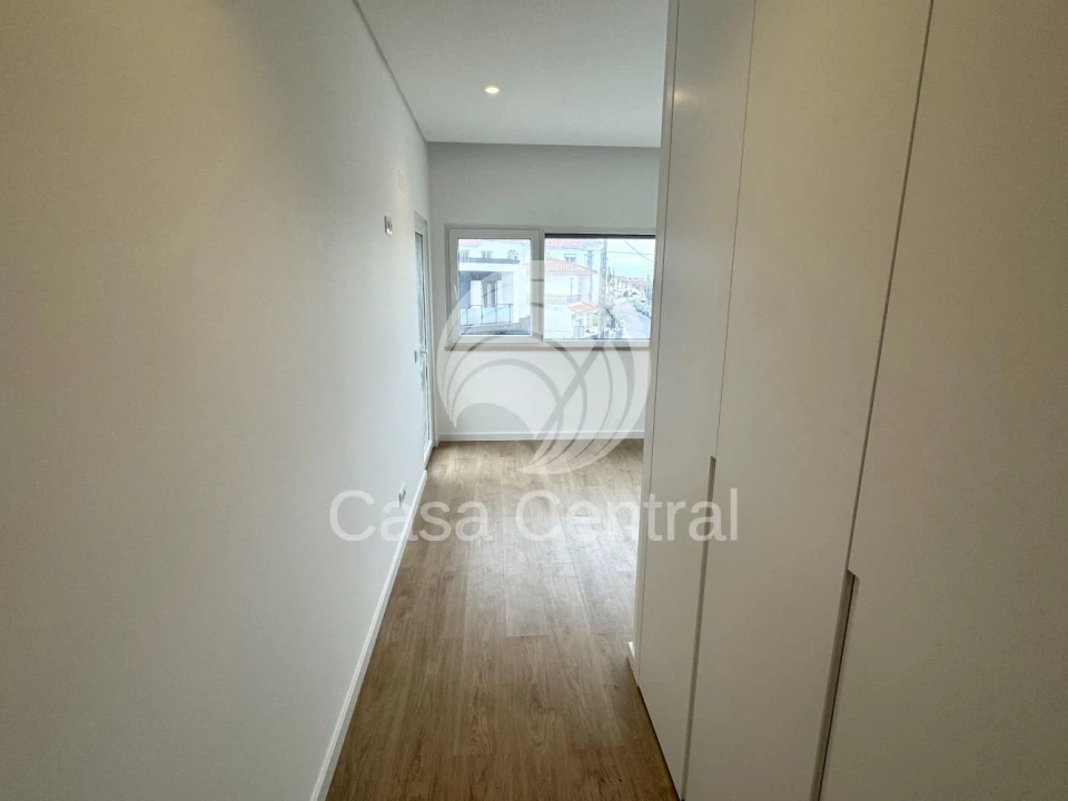 Moradia T3 para Venda em São Domingos de Rana Foto 25