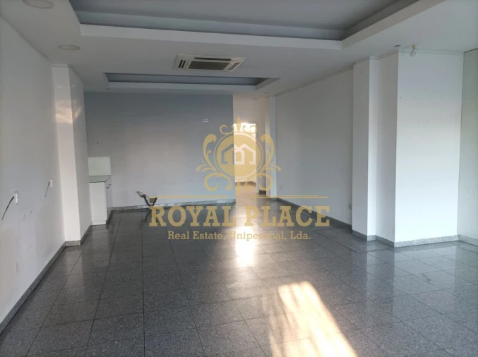 Loja para Arrendamento em Fiães Foto 3