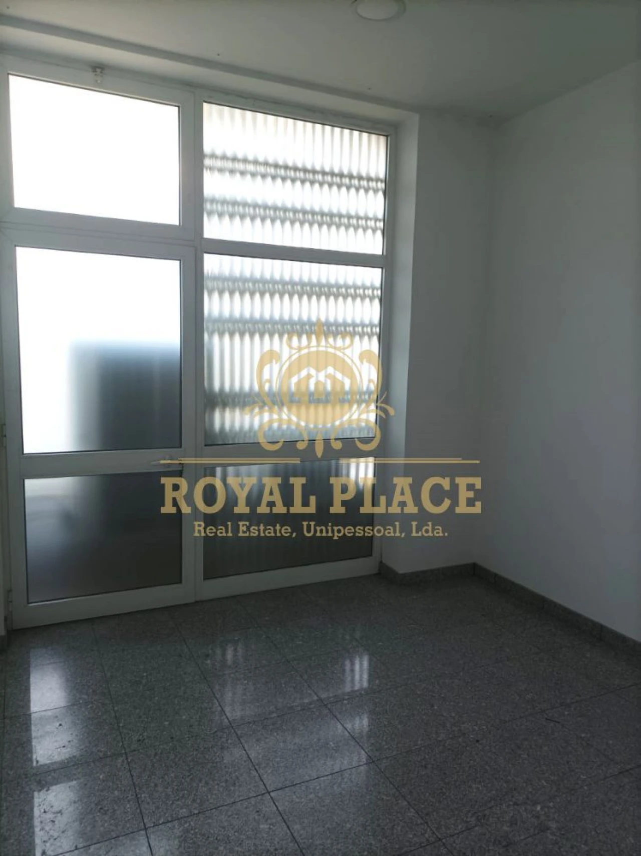 Loja para Arrendamento em Fiães Foto 12