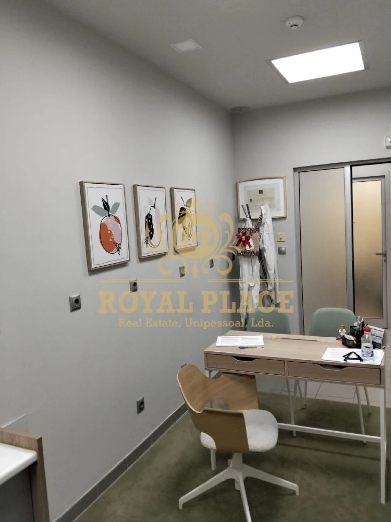 Loja para Arrendamento em Fiães Foto 24