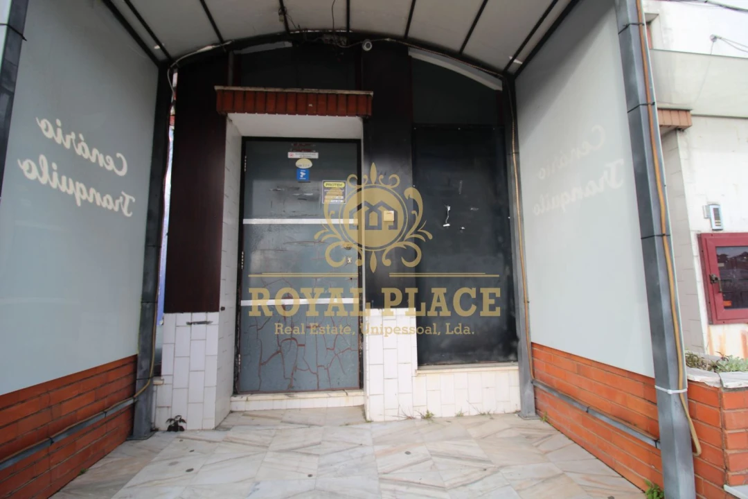 Loja para Arrendamento em São João de Ver Foto 16