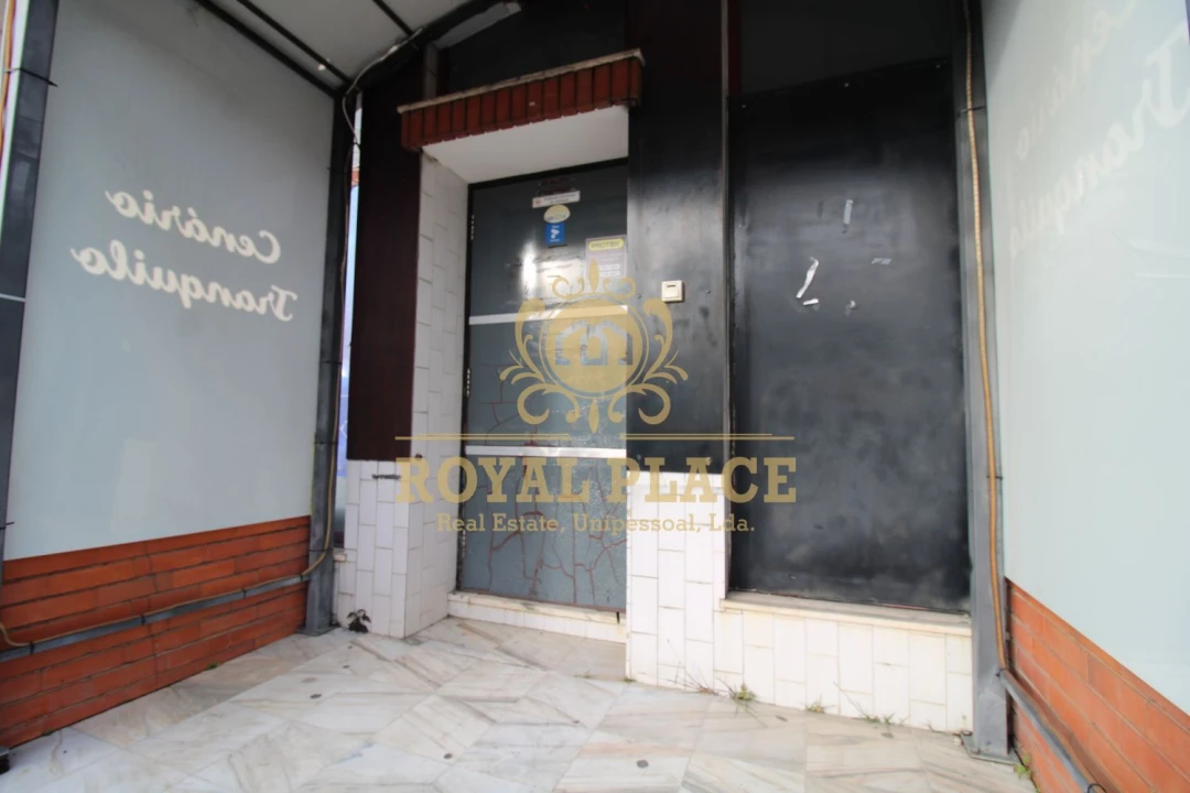 Loja para Arrendamento em São João de Ver Foto 10