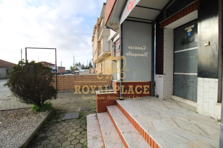 Loja para Arrendamento em São João de Ver Foto 14