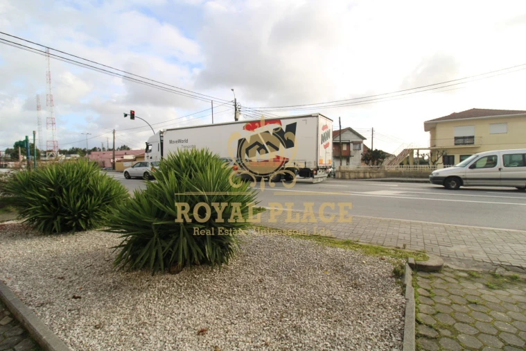 Loja para Arrendamento em São João de Ver Foto 17