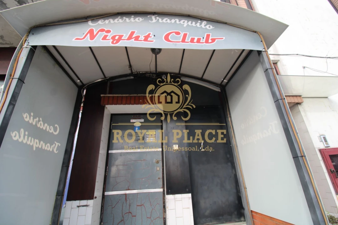 Loja para Arrendamento em São João de Ver Foto 11