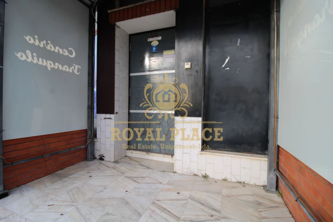 Loja para Arrendamento em São João de Ver Foto 13