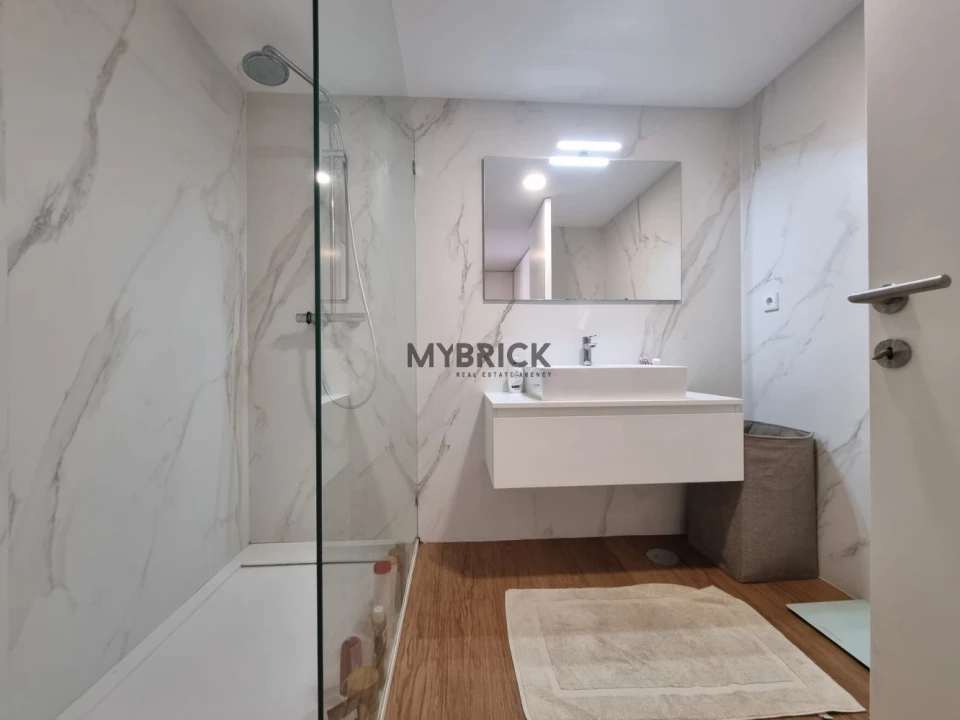 Apartamento T2 para Venda em Ramalde Foto 11