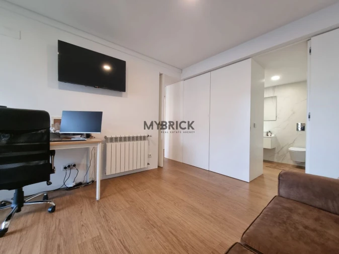 Apartamento T2 para Venda em Ramalde Foto 14