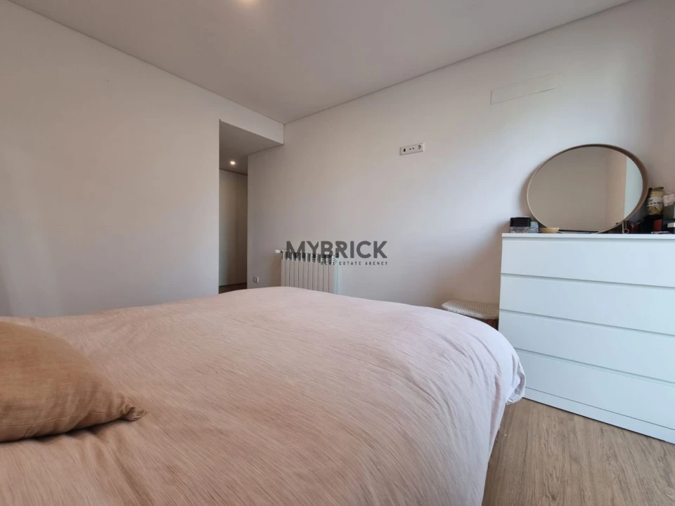 Apartamento T2 para Venda em Ramalde Foto 9