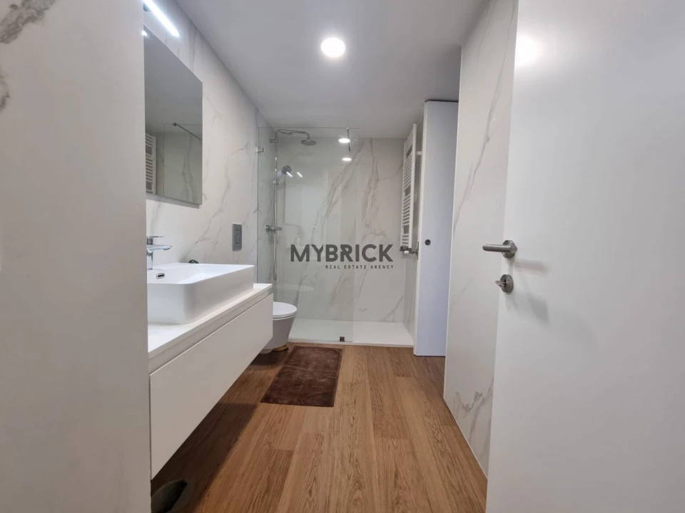 Apartamento T2 para Venda em Ramalde Foto 12