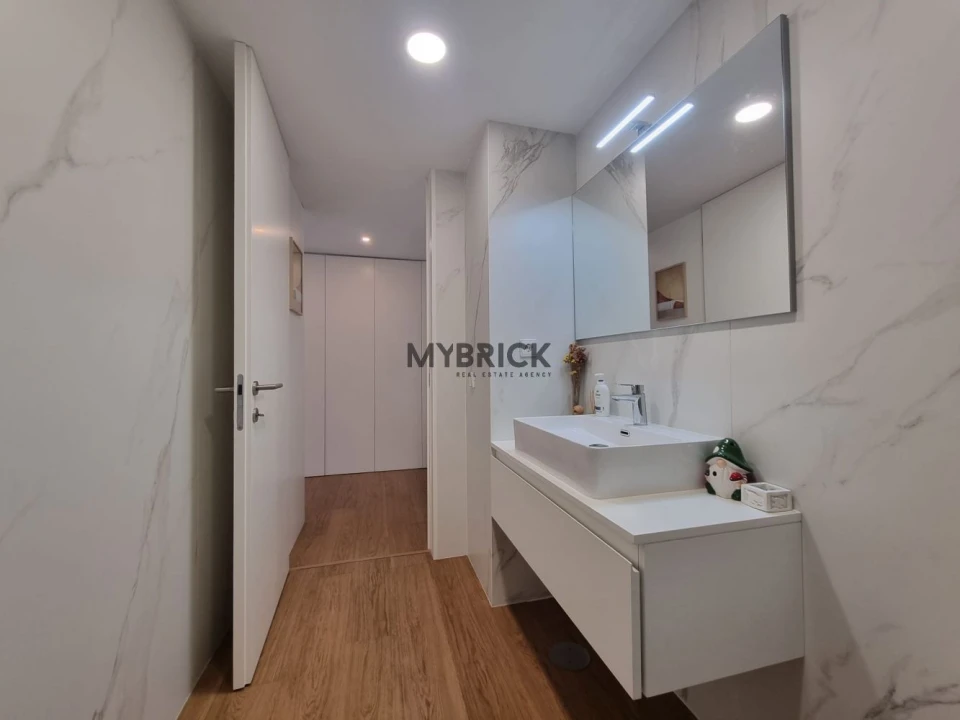 Apartamento T2 para Venda em Ramalde Foto 13
