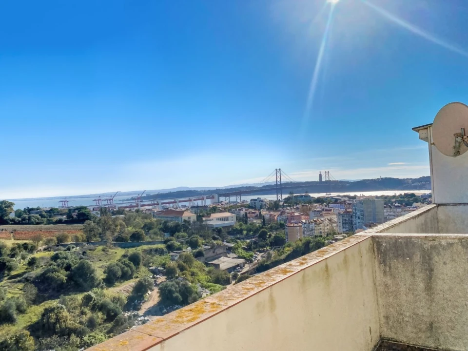 Apartamento T2 para Venda em Ajuda Foto 17