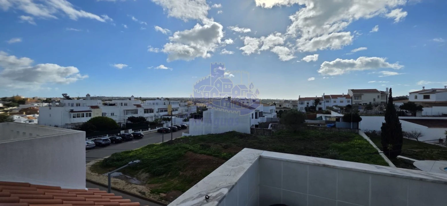 Apartamento T3 para Venda em Estômbar e Parchal Foto 12