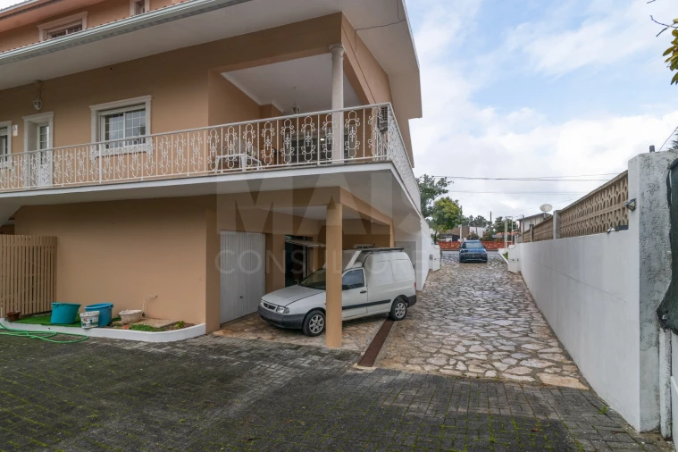 Moradia T5 para Venda em Meirinhas Foto 6