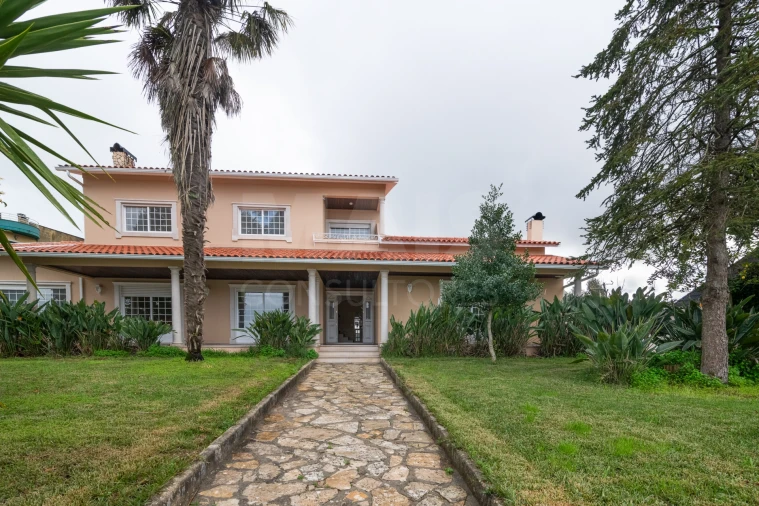 Moradia T5 para Venda em Meirinhas Foto 2