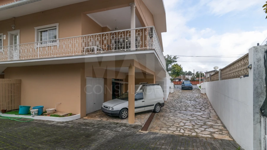 Moradia T5 para Venda em Meirinhas